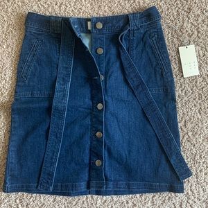Women’s Blue Denim Jean Skirt!
